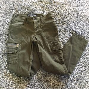 EXPRESS Skinny Cargo Pants (never worn)